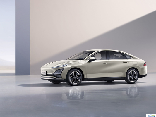 2024 Wuling Starlight 70km Standard Sedan Electric Ride-On Passenger Car Energy Vehicle