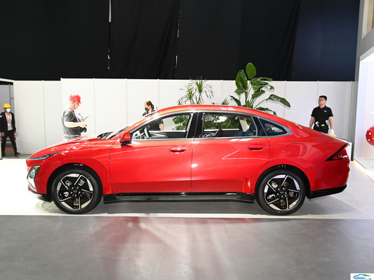 2024 Wuling Starlight 70km Standard Sedan Electric Ride-On Passenger Car Energy Vehicle