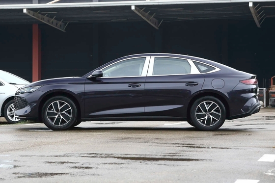 Middle-sized Sedan Phev Car 2150Kg Maximum Full Load Mass Energy- Charging for BYD
