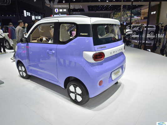 Energy Vehicle 2024 Wuling Hongguang MINI Macaroon 170km Ride-On EV Passenger Car