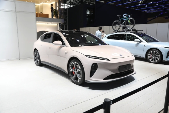 100Kwh Four Doors Swing Door Nio Et5-2024 Ride-On Car Five Seats Electrical Vehicles