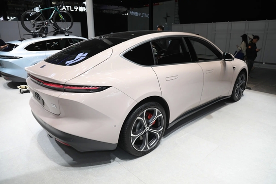 100Kwh Four Doors Swing Door Nio Et5-2024 Ride-On Car Five Seats Electrical Vehicles