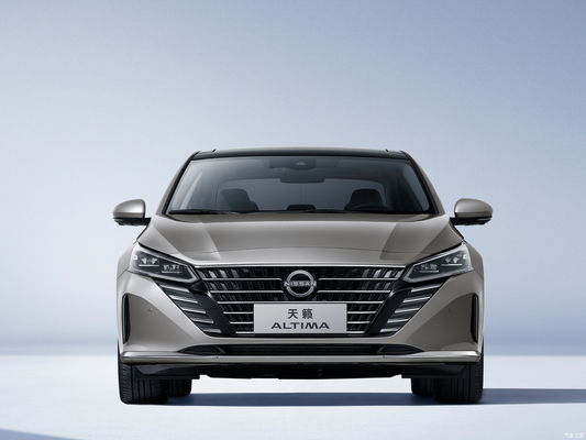 Multi-link Rear Suspension Equipped Dongfeng Nissan Teana Sedan Gasoline Passenger Car