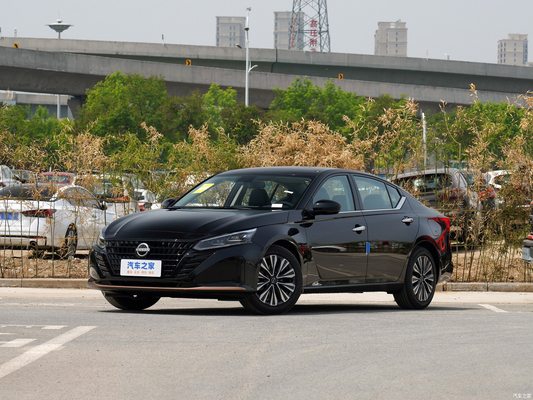 Multi-link Rear Suspension Equipped Dongfeng Nissan Teana Sedan Gasoline Passenger Car