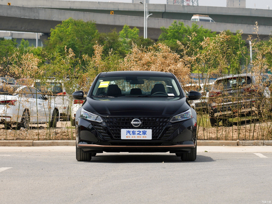 Multi-link Rear Suspension Equipped Dongfeng Nissan Teana Sedan Gasoline Passenger Car