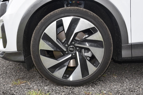 SUV City Ride-On Car Q5 E-Tron-50 E-Tron Quattro Shining Brocade Suit Electric Vehicle