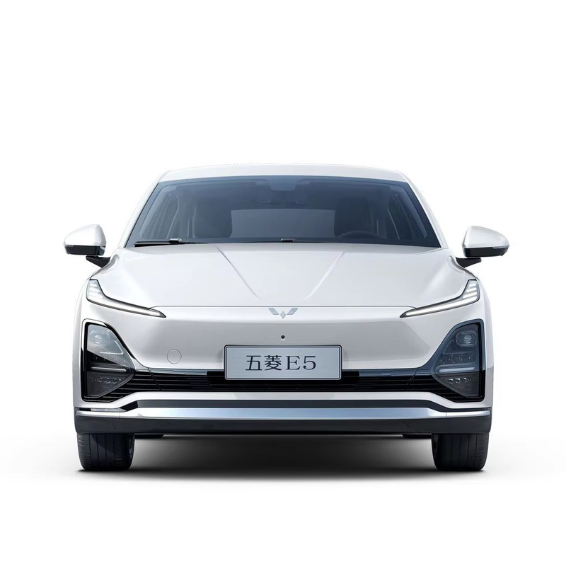 410KM Range Wuling E5 2024 Electric Car Standard Retail in the Energy Vehicle Market